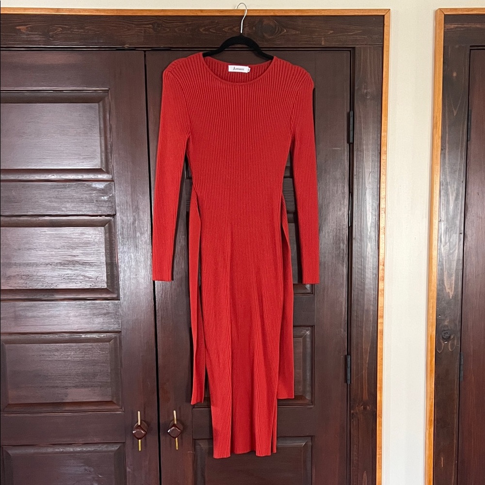 Slim-Fit Red Long-Sleeve Ribbed Midi Dress with Side Slits